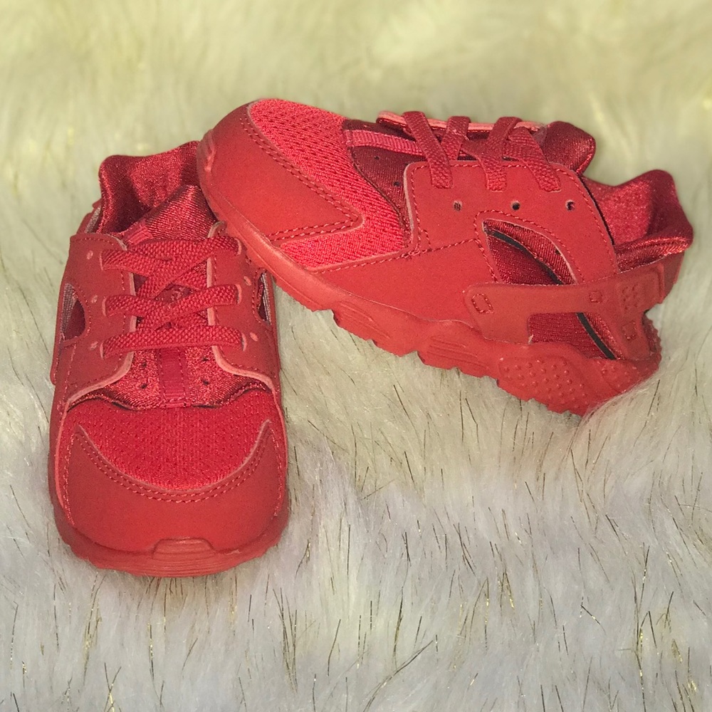 HUARACHES